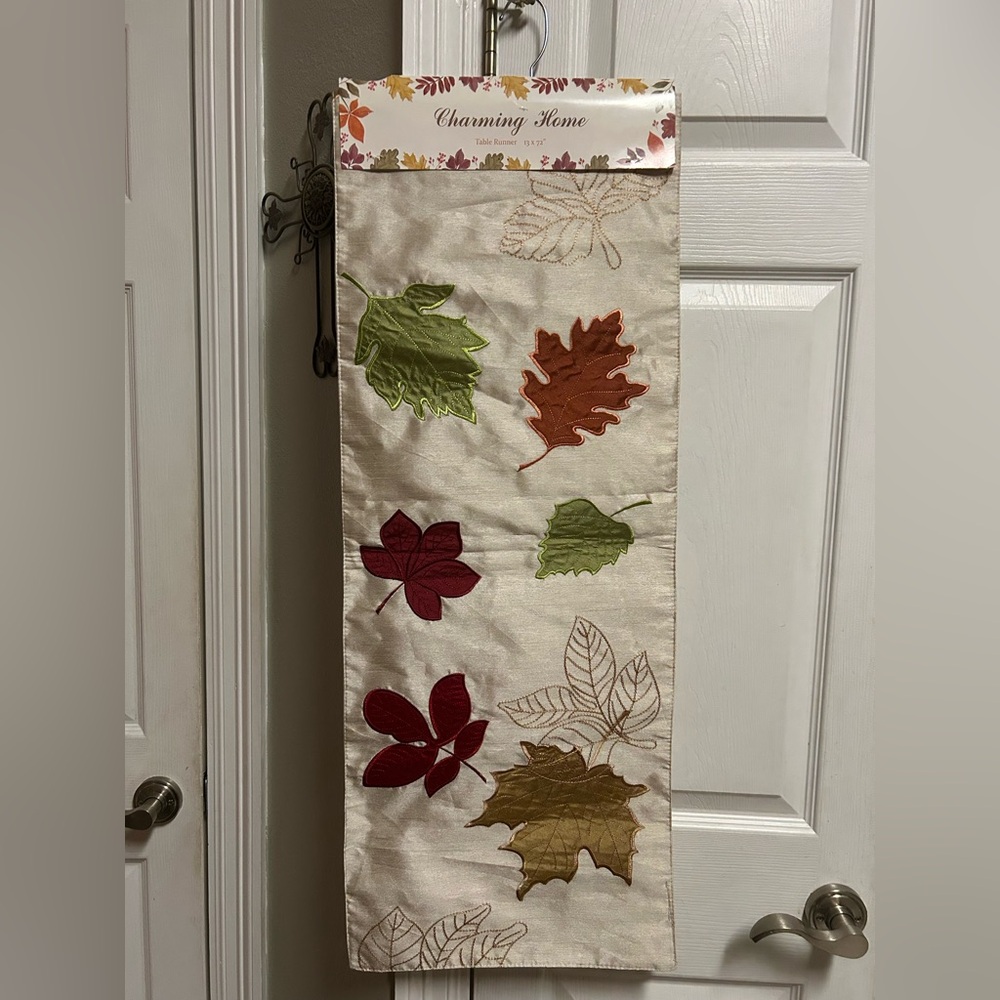 NWT Fall Leaf Pattern Table Runner Thanksgiving Satin Ivory 13 x 72 Dining